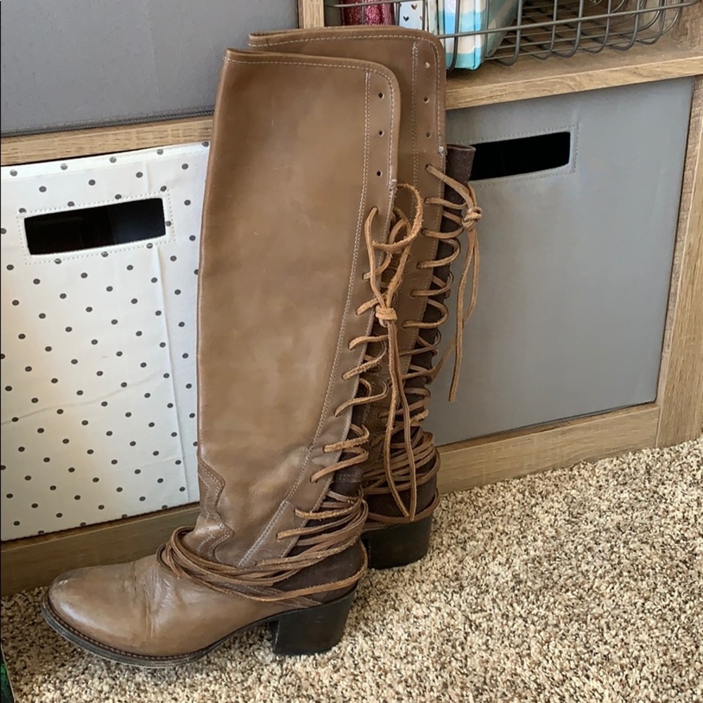 Freebird coal boots